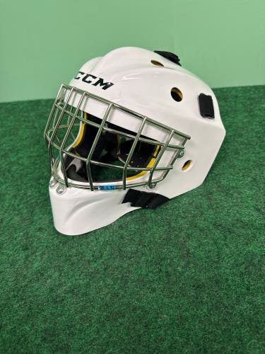 White Youth CCM Axis 1.5 Goalie Mask (Used) | 6 1/8- 6 3/4