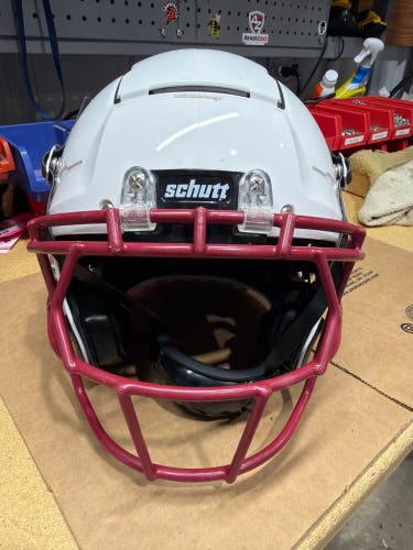 USED SCHUTT F7 2.0 - SMALL - WHITE