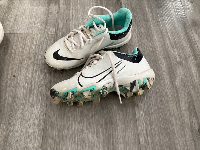 White Kid's 1.5Y (Big Kids / Youth) Nike Hyperdiamond 4 Elite Low Top Molded Cleats (Used)