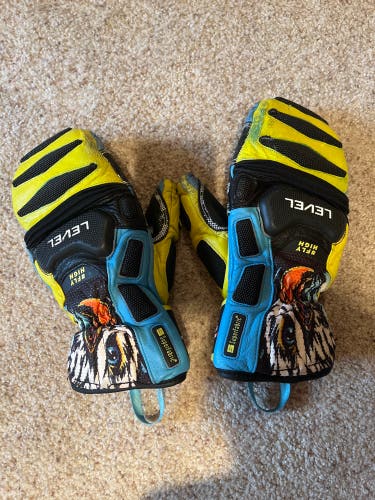 Yellow Medium/Large Adult Unisex Level Gloves (Used)