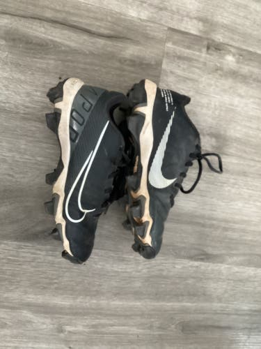 Black Kid's 5.5Y (Big Kids / Youth) Youth Nike Vapor Ultrafly 3 Low Top Molded Cleats (Used)