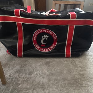 Team Issued Cincinnati Hockey Bag (Barely Used)