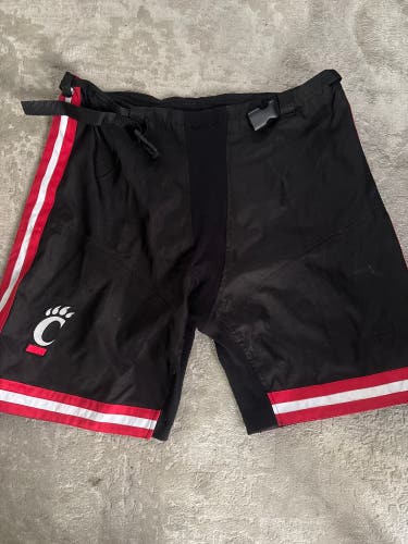 Team Issued Cincinnati Black XL Pant Shell (Like New)