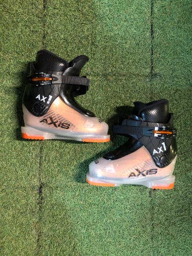 Mondo 22 & 22.5 Kid's Axis AX1 Ski Boots (Used)