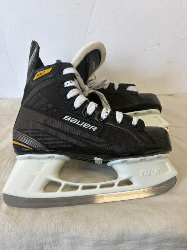 Bauer Supreme 140 Hockey Skates Regular Width Size 4 (Used)