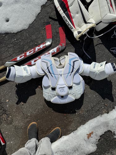 Medium Vaughn Velocity V6 Goalie Chest Protector (New)