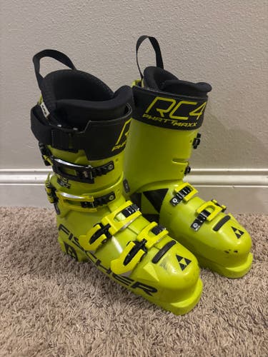 Mondo 25 & 25.5 Fischer Racing Podium RC4 ski boots 110 Flex (Used)