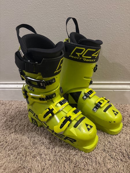 Mondo 25 & 25.5 Fischer Racing Podium RC4 ski boots 110 Flex (Used)