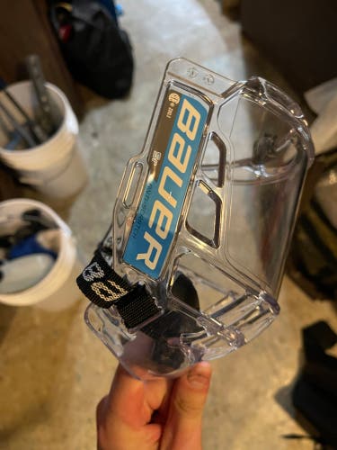 Large Bauer Concept 3 Full Shield Shield (Used)