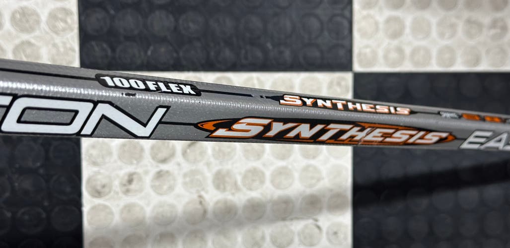 Vintage Senior Easton Synthesis Hockey Stick 100 Flex - Right - Shanahan Curve (Used)