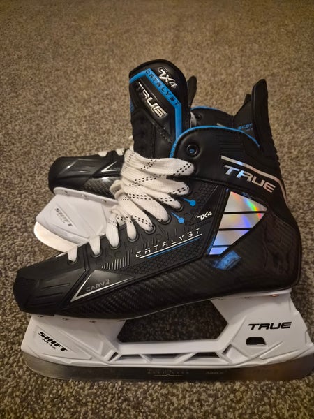True Catalyst 7x4 Hockey Skates Regular Width 9 (Used)
