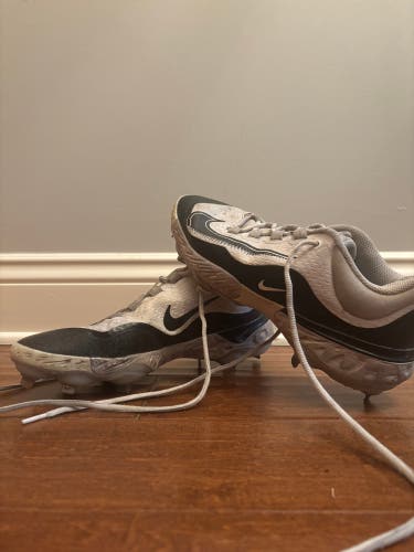 White Men's Size M 9.5 (W 10.5) Nike Nike alpha huarache elite 4 Low Top Metal (Used)