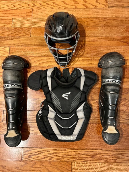 Black Easton Gametime Catcher's Set (Used)