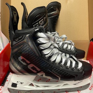 New CCM Tacks XF Pro Hockey Skates 9.5 Tapered