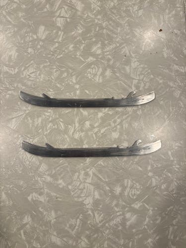 Pair of Bauer Fly-X 272 mm (Used)