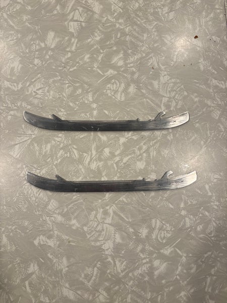 Pair of Bauer Fly-X 272 mm (Used)