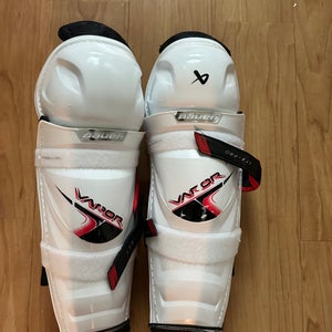 Intermediate Bauer Vapor LTX Pro 14" Shin Pads (Used)
