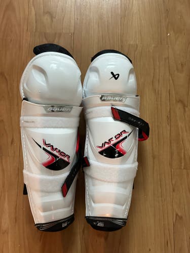 Intermediate Bauer Vapor LTX Pro 14" Shin Pads (Used)