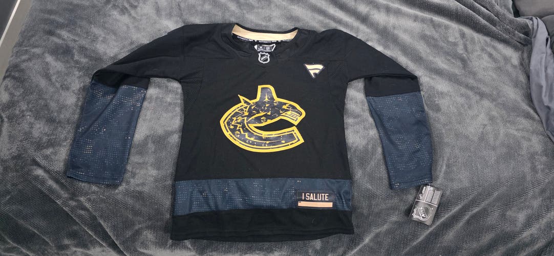 Black Medium Women's Jersey (New)