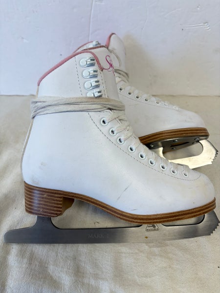 Jackson Ultima Figure Skates B Adult 4 (Used)