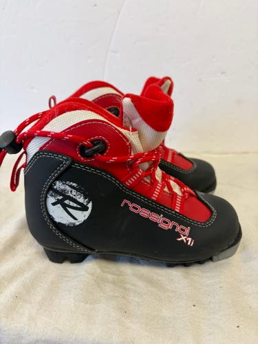 Classic Size 12 Rossignol Cross Country Ski Boots (Used)