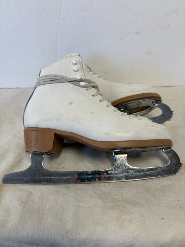 Riedell Figure Skates B Adult 4 (Used)