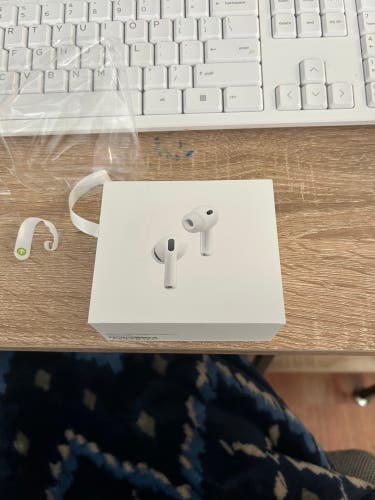 (New) AirPod pro gen 3