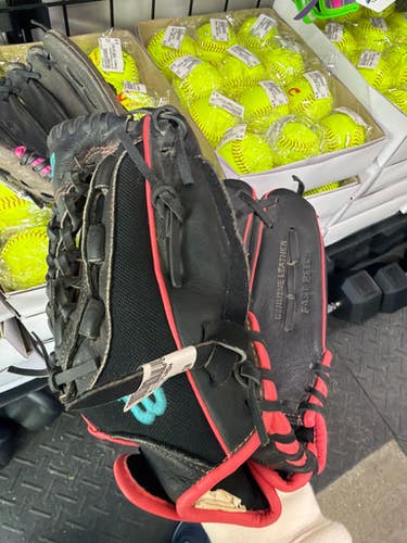 Used Wilson FLASH BB/SB Glove RH Throw Black 12" 11605-S000211596