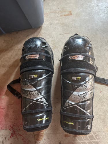 Intermediate Bauer Supreme 3S Pro 13" Shin Pads (Used)