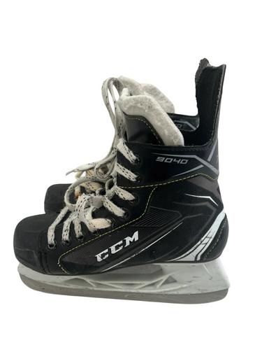 Used CCM 9040 Junior Hockey Skate Junior 03 11692-S000145959