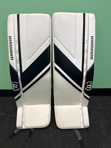 White & Black Junior Warrior Ritual G6 E+ Goalie Leg Pads (Used) | 30"+1"