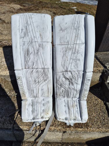 31" + 2" Vaughn Pro V Elite Goalie Leg Pads Pro Stock (Used)
