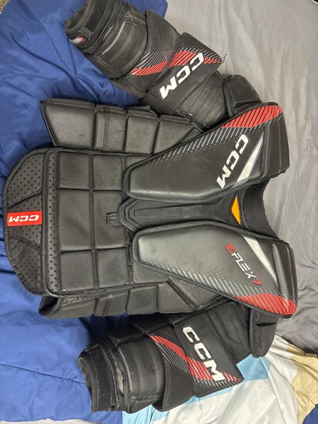 Large CCM Eflex 7 Goalie Chest Protector (Used)