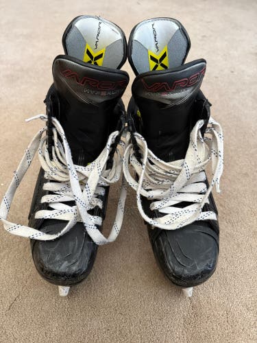 2023 Bauer Vapor Hyperlite 2 Hockey Skates 8 (Used)