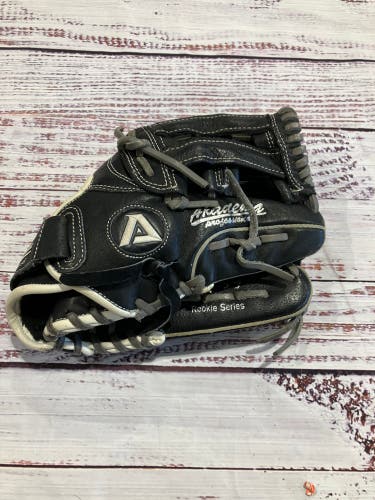 Black Akadema AJT99 RH Baseball Glove 11" (Used)