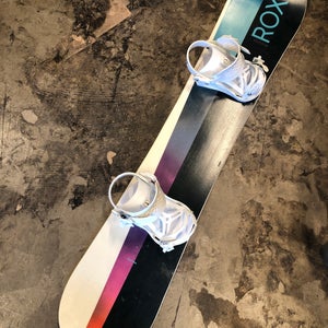 Women's 143cm Roxy Raina Snowboard | Union Rosa Bindings (Used)