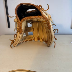 Wilson A2000 LH Outfield Baseball Glove 12.75" (Used)