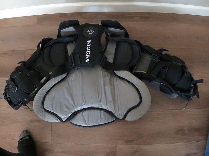 Medium Vaughn Velocity V9 Goalie Chest Protector (Used)