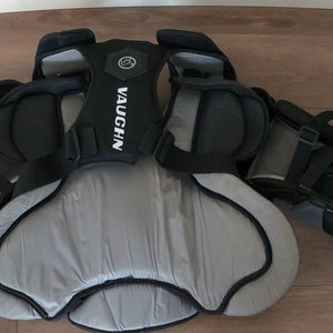 Medium Vaughn Velocity V9 Goalie Chest Protector (Used)