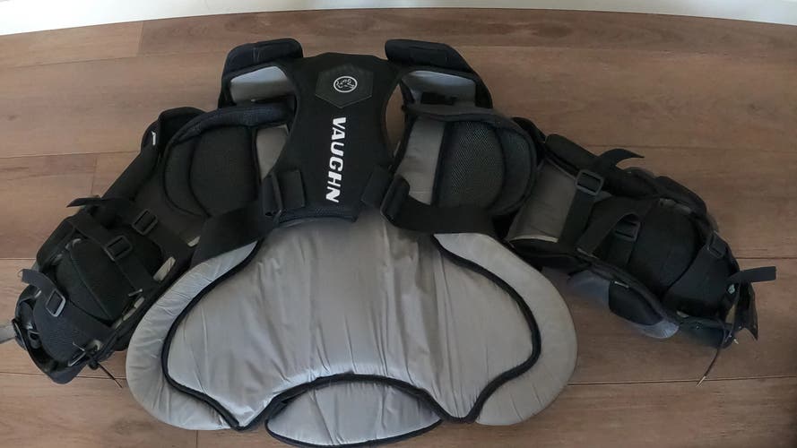 Medium Vaughn Velocity V9 Goalie Chest Protector (Used)