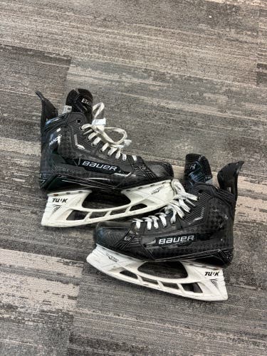 Senior Bauer Supreme Mach Hockey Skates 8 (Used)