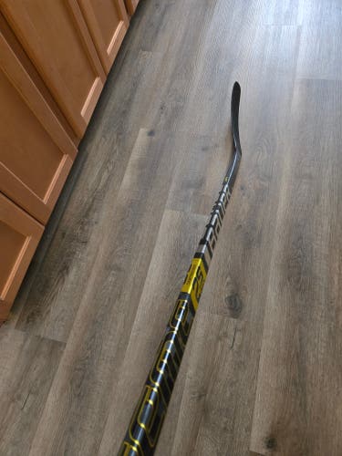 Barely Used SR Bauer Supreme 2S Pro LH Hockey Stick P88 87 Flex Pro Stock (Used)