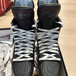 2023 Bauer Vapor Hyperlite 2 Hockey Skates 7.5 (Used)