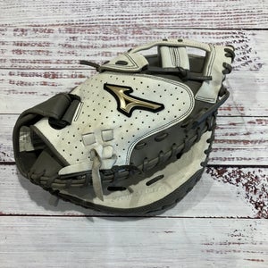 White Mizuno MVP Prime RH Catcher's Softball Glove 34" (Used)
