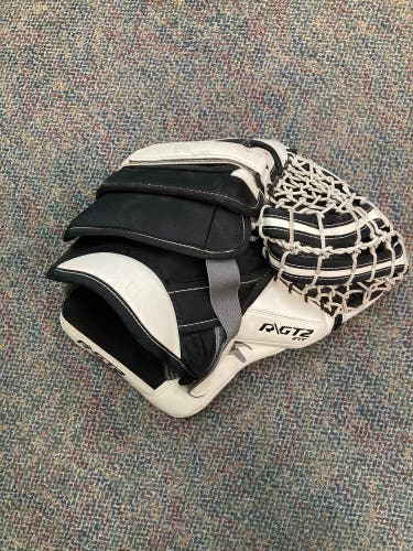 Intermediate Warrior Ritual G2 Regular Goalie Glove
