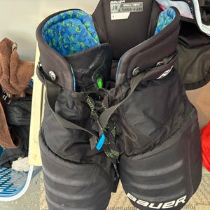 Junior Small Bauer Vapor X2.9 Hockey Pants (Used)