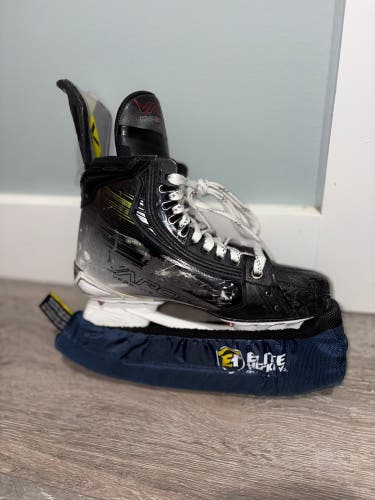 2023 Bauer Vapor Hyperlite 2 Hockey Skates 6 (Used)