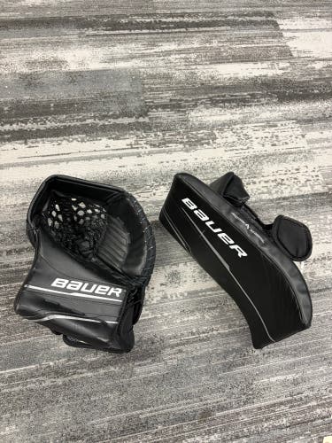 Black Intermediate Bauer GSX Goalie Gloves & Blockers Regular (Used)