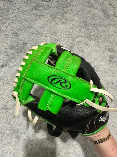 Black Rawlings Players Series LH Baseball Glove 9" (Used)