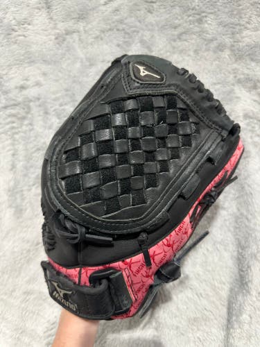 Black Mizuno Finch RH Softball Glove 12" (Used)